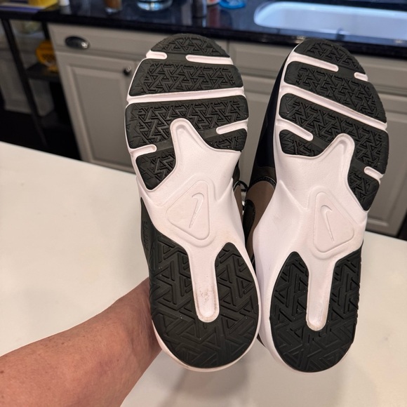 Nike Legend Essential 2 Men’s Athletic Running Sneakers Sz 12 Khaki NEW! - Picture 8 of 13